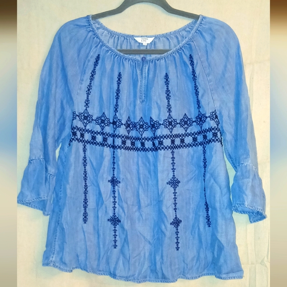 Crown & Ivy Faded Look Embroidered Women's Top